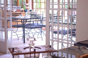 Free full breakfast - Ah Ha Guest House (Germiston)