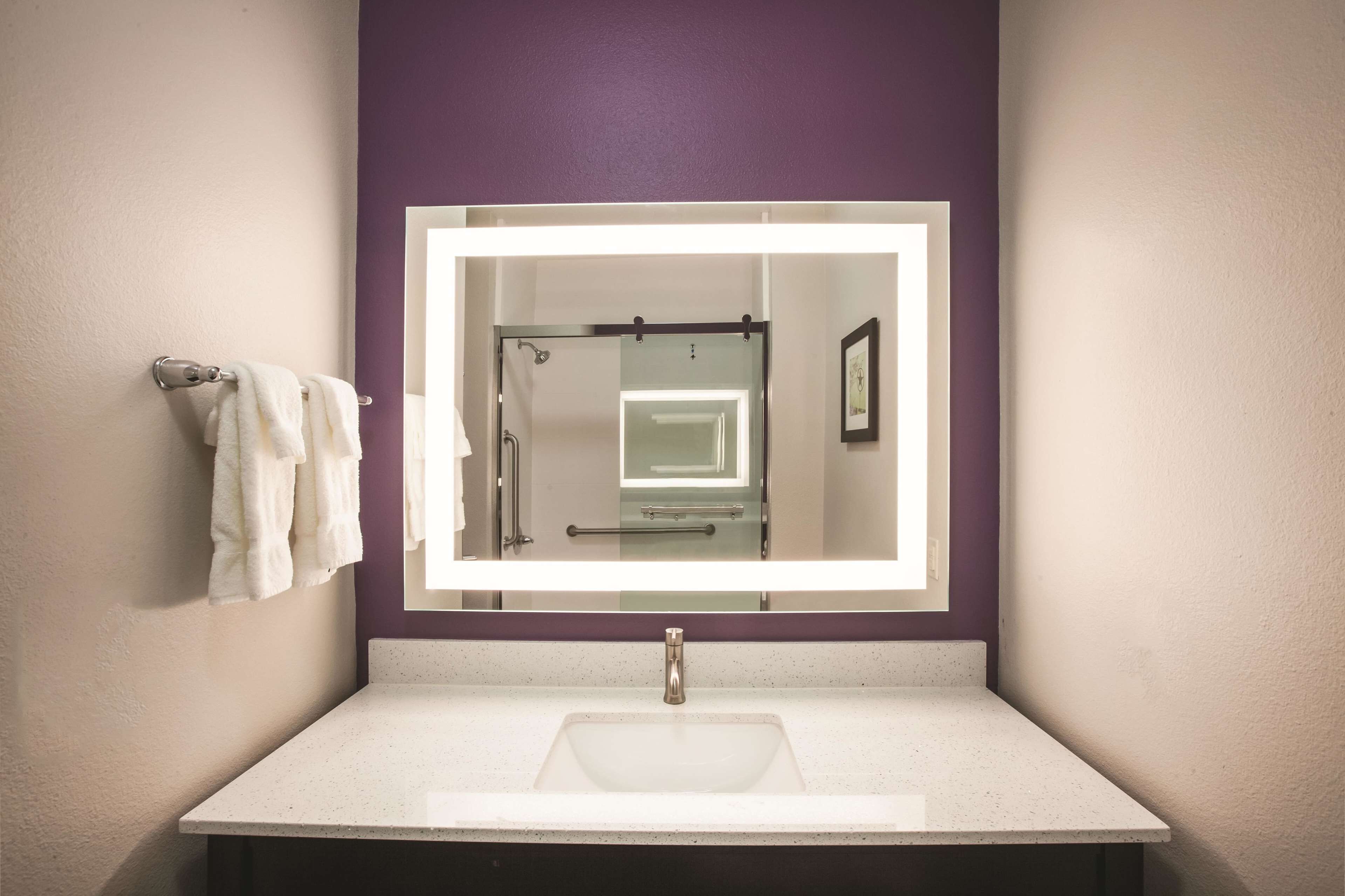 room, 1 king bed, non smoking | desk, iron/ironing board, free cots/infant beds, free wifi