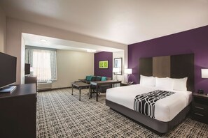 Executive Room, 1 King Bed, Non Smoking | Desk, iron/ironing board, free cribs/infant beds, free WiFi - La Quinta Inn & Suites by Wyndham Lubbock South (Lubbock)