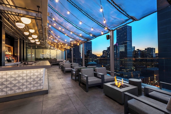 3 barer/lounger, bar på takterrassen, champagnebar och tapasbar