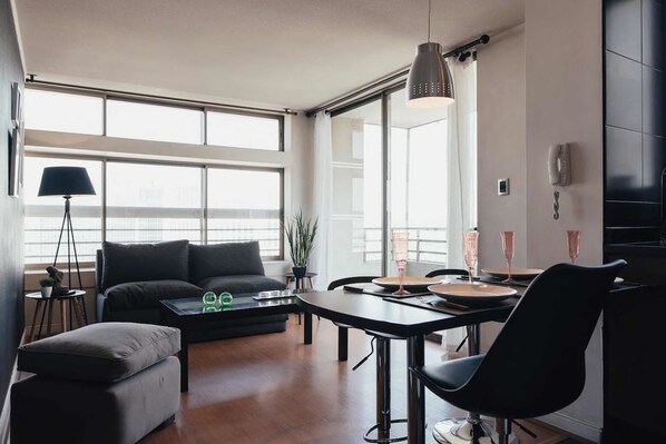 Apartment | Living area | 40-inch flat-screen TV with cable channels, TV - Sociedad Inmobiliaria (Santiago)