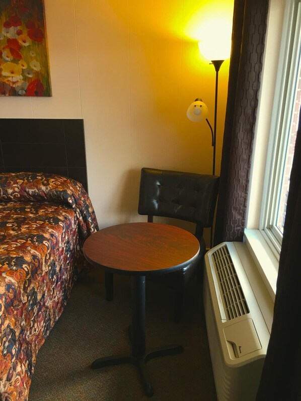 Room - Oak Mar Motel (Oakland)