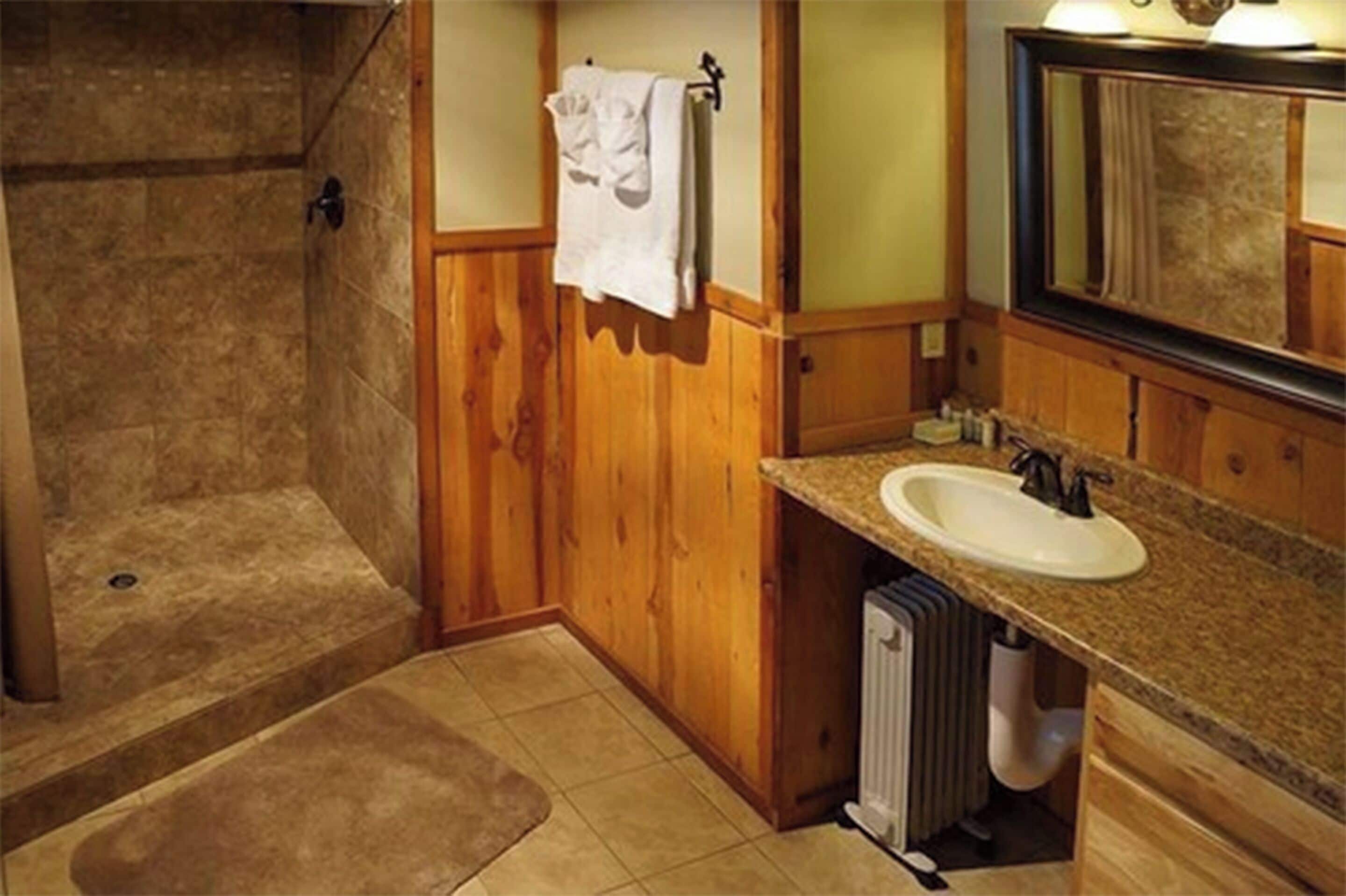 Cabin, 2 Bedrooms, Accessible, Kitchen (Cabin 7) | Bathroom | Free toiletries, hair dryer, towels