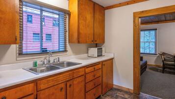 Standard Vacation House 2 King - Up to 4 People | Private kitchen