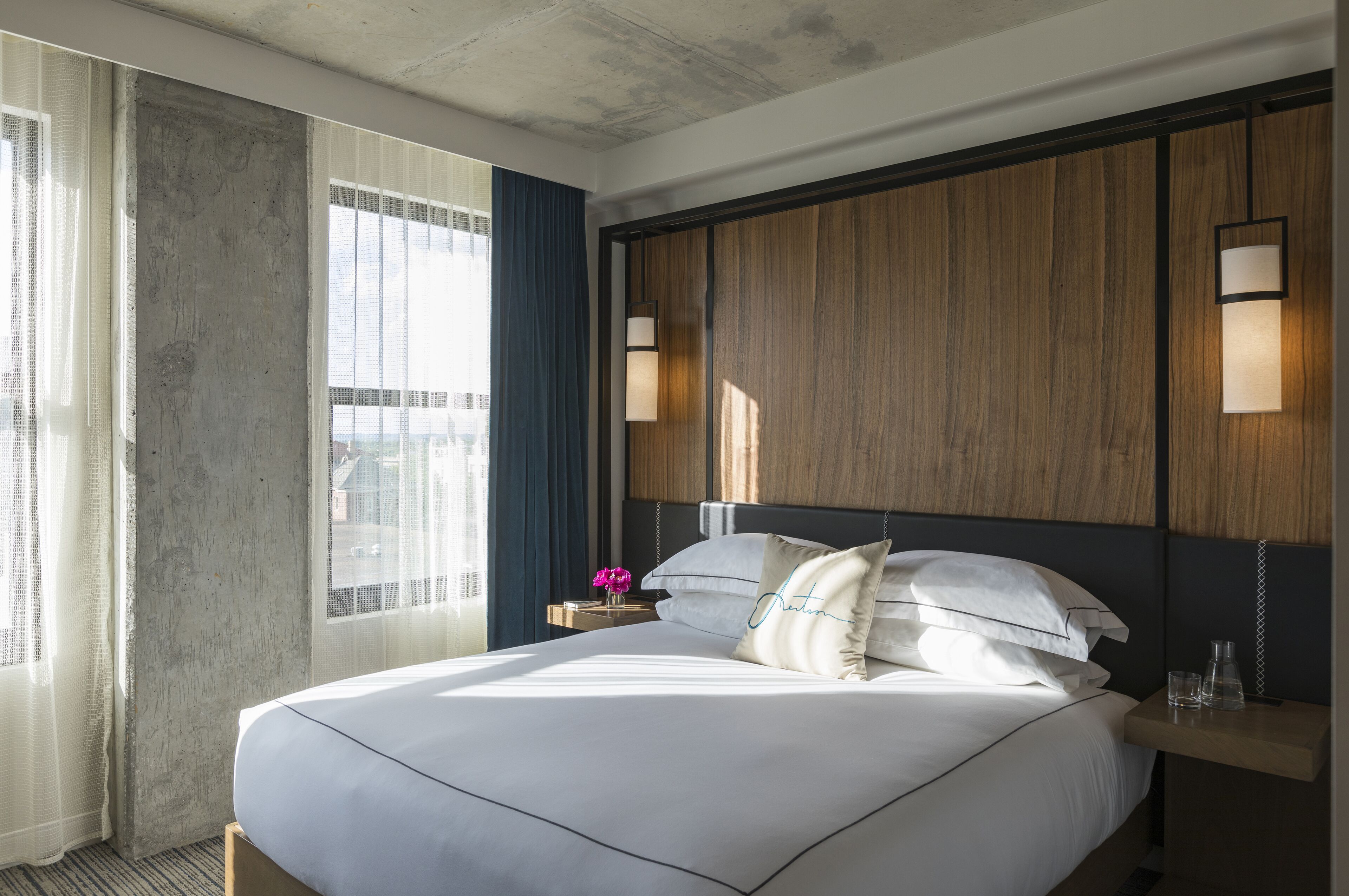 Habitación, 1 cama de matrimonio grande | Sábanas italianas Frette, ropa de cama de alta calidad, minibar