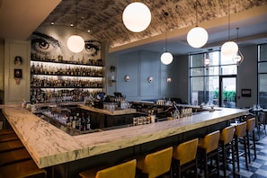 Breakfast, lunch and dinner served - Kimpton Aertson Hotel by IHG (Nashville)