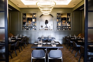 Breakfast, lunch and dinner served - Kimpton Aertson Hotel by IHG (Nashville)
