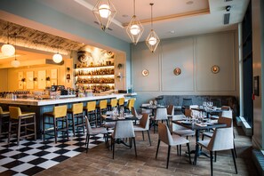 Breakfast, lunch and dinner served - Kimpton Aertson Hotel by IHG (Nashville)