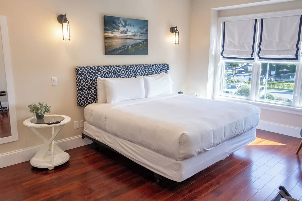 Suite, 2 Bedrooms, Fireplace (No Pets) | Iron/ironing board, free WiFi, bed sheets