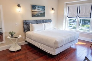 Suite, 2 soverom, peis (No Pets) | Strykejern/-brett, wi-fi (inkludert) og sengetøy