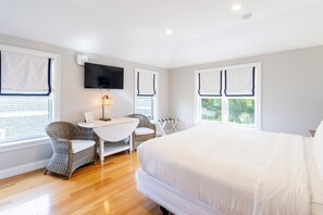 Room, Kitchenette (Upstairs, No Pets) | Iron/ironing board, free WiFi, bed sheets - The East Island Reserve Hotel (Middletown)