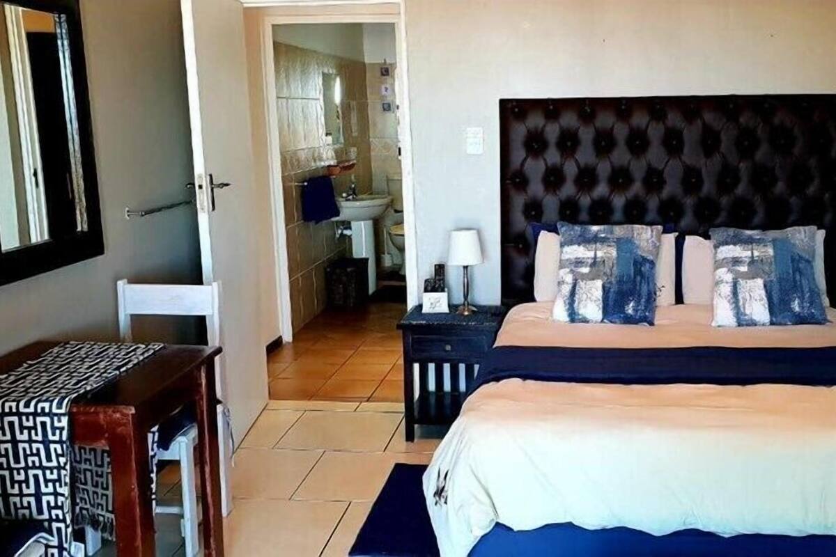 Family Apartment, 2 Bedrooms | Premium bedding, in-room safe, desk, iron/ironing board