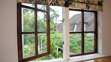Familiekamer, 2 slaapkamers | Een kluis op de kamer, individueel gedecoreerd, individueel gemeubileerd