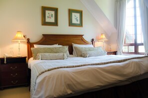 In-room safe, individually decorated, individually furnished - Rawdons (Nottingham Road)