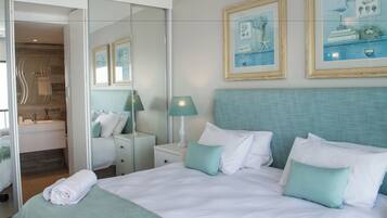 Family Apartment, 3 Bedrooms | 3 bedrooms, desk, iron/ironing board, free WiFi