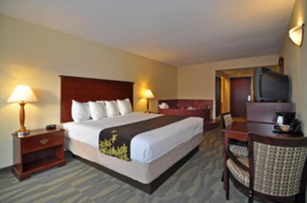 Caja de seguridad en la habitación, escritorio y cortinas blackout 