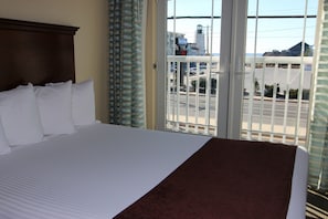 Room, 1 King Bed | In-room safe, desk, blackout curtains, iron/ironing board - Gold Leaf Hotel of Dewey - Rehoboth Beach (Dewey Beach)