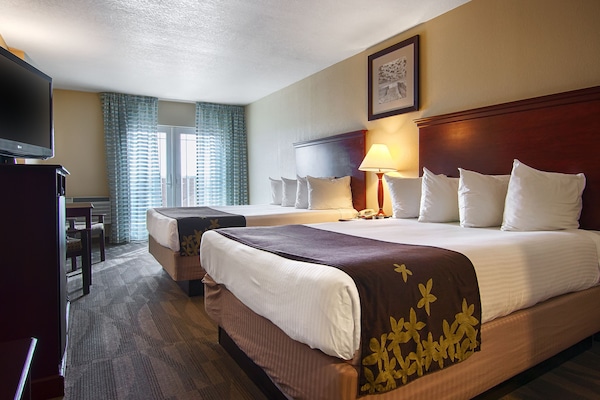 Double Room, Accessible, Refrigerator & Microwave | In-room safe, desk, blackout drapes, iron/ironing board
