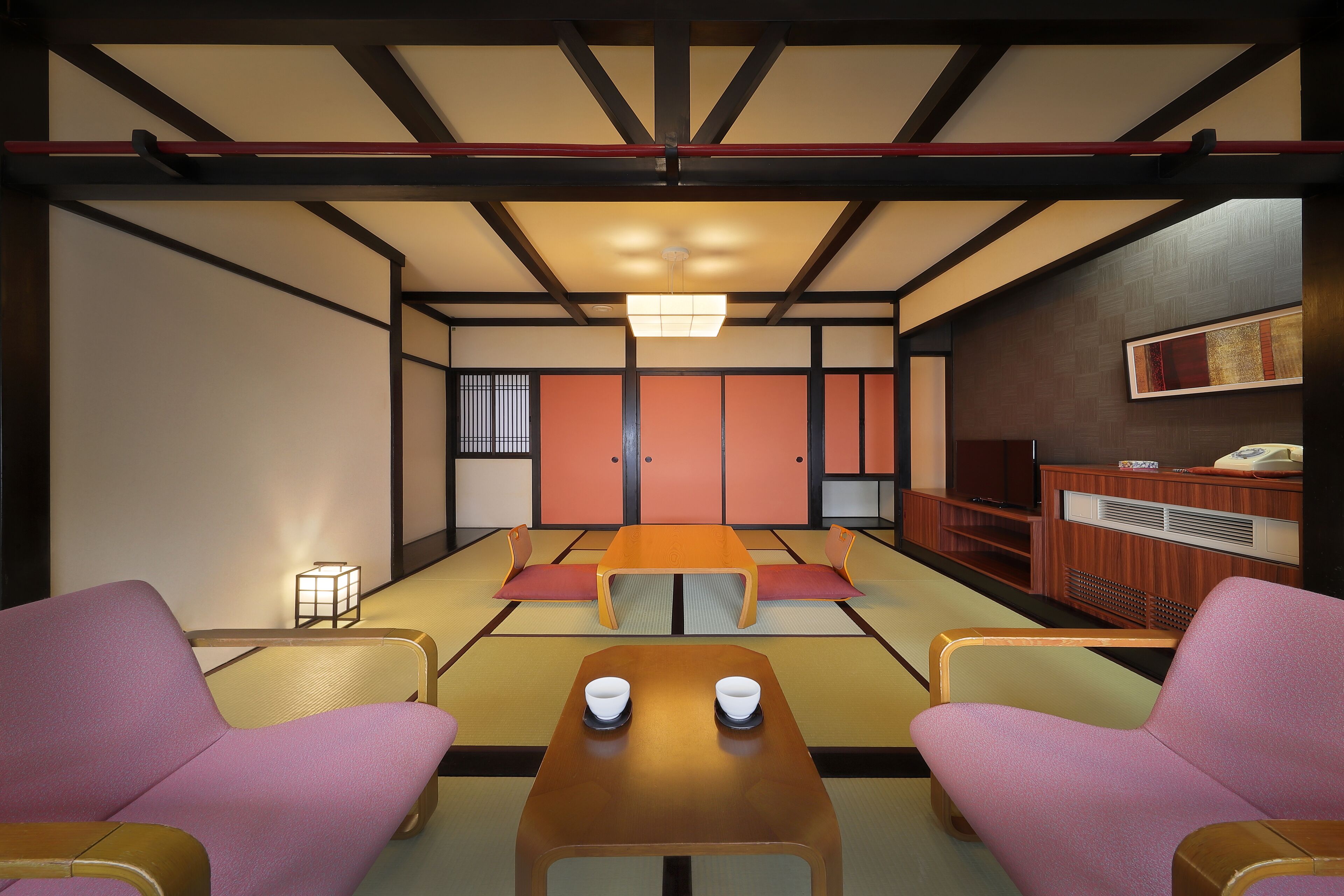 レトロ風和室8畳 (全館禁煙) (バス無し) | セーフティボックス (室内)、デスク、ノートパソコン用作業スペース、WiFi (無料)