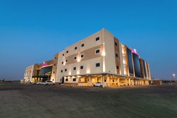 Fasade – kveld/natt