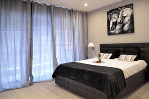 Suite, Hot Tub | Premium bedding, minibar, in-room safe, desk - Gregori Guest House (Rome)
