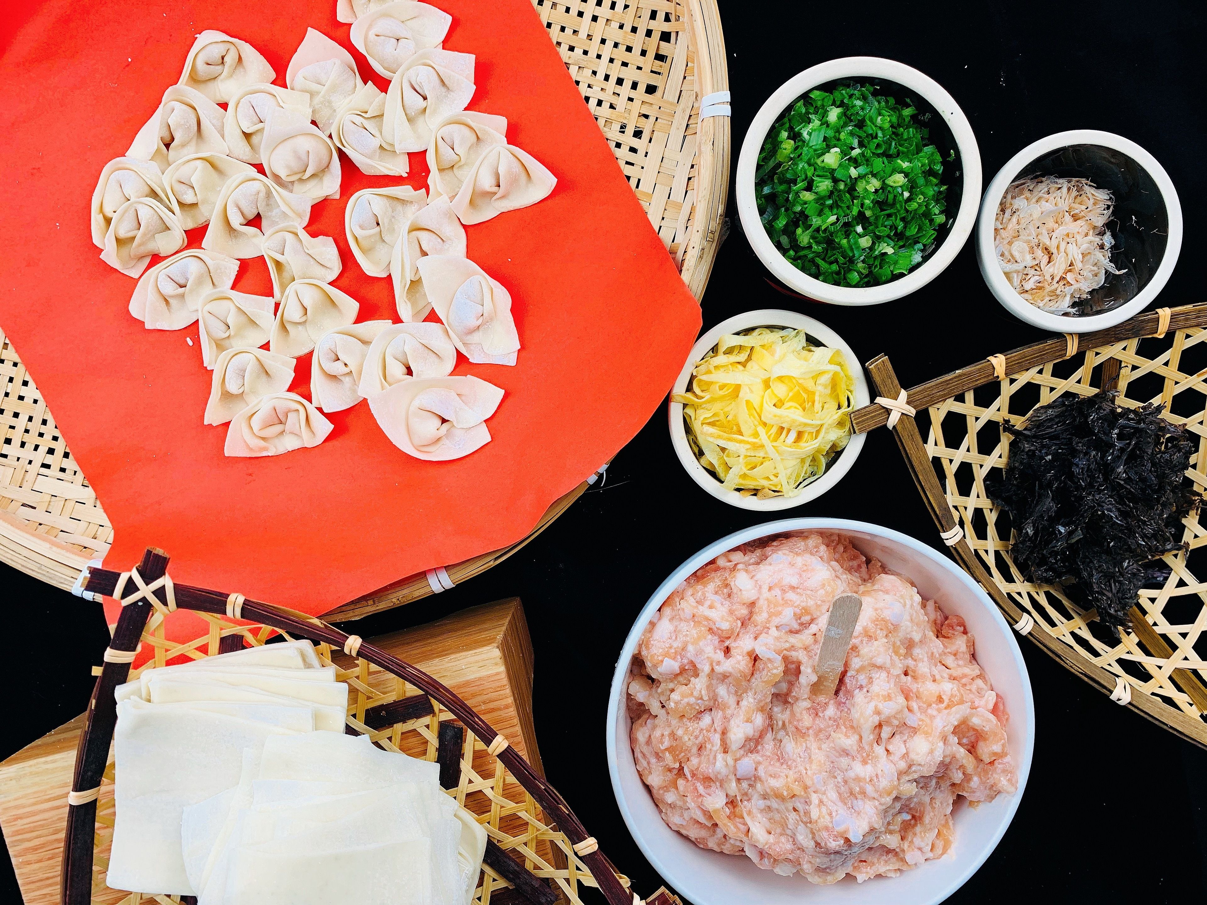 2 restaurants, breakfast served