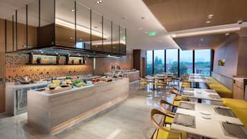 2 restaurants servant le petit déjeuner