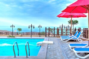 Outdoor pool, pool loungers