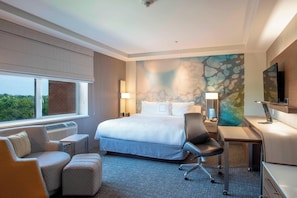 Room, 1 King Bed | In-room safe, desk, iron/ironing board, free cribs/infant beds