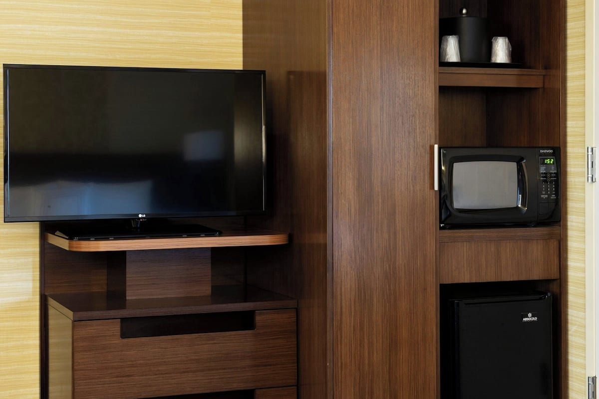 room, 1 king bed | premium bedding, desk, laptop workspace, soundproofing