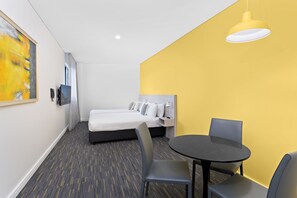 Social Suite + Grab n Go Bites | Blackout drapes, iron/ironing board, free WiFi, bed sheets - ValueSuites Green Square (Alexandria)