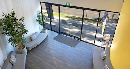 ValueSuites Green Square