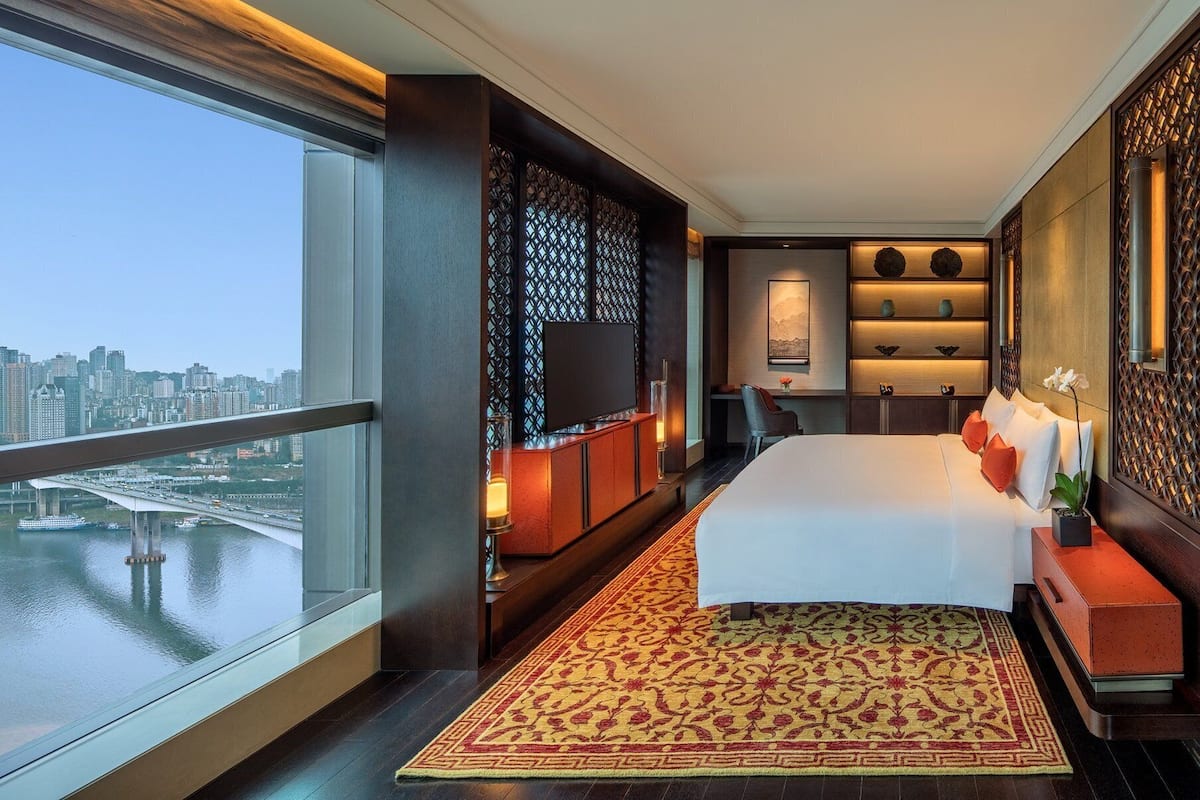 Suite, 1 Bedroom (Dining Area)