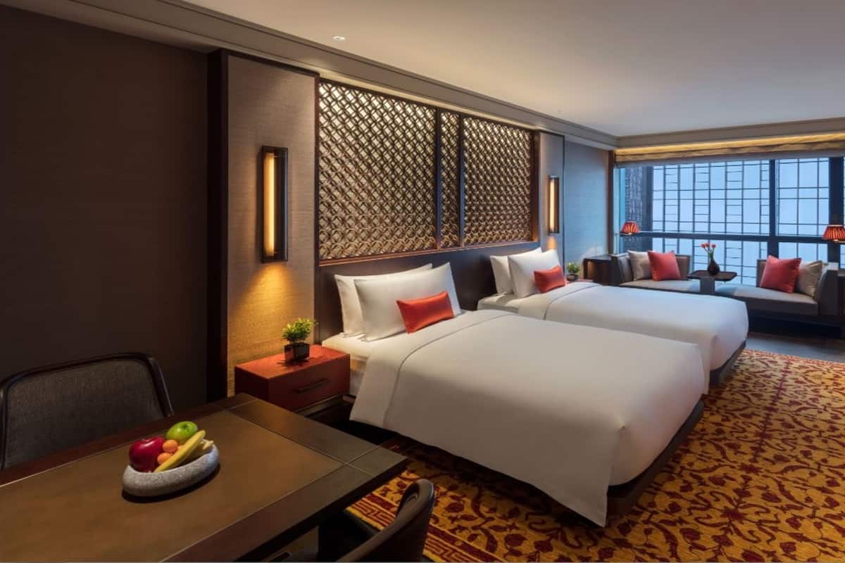 1 bedroom, premium bedding, down duvets, minibar