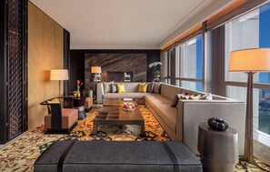 고급 침구, 오리/거위털 이불, 미니바, 객실 내 금고