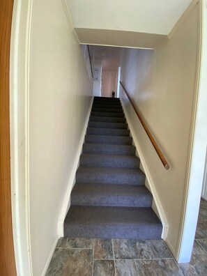 Handrails in stairways - Waitangi Beach House (Paihia)