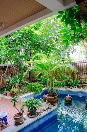 Lobby sitting area - Laidback Place Apartment (Bangkok)
