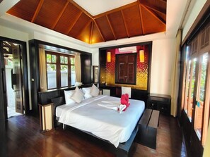 Minibar, in-room safe, desk, blackout curtains - Bhundhari Resort And Spa (Koh Samui)