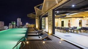 Outdoor pool - Seaesta Nha Trang Hotel (Nha Trang)