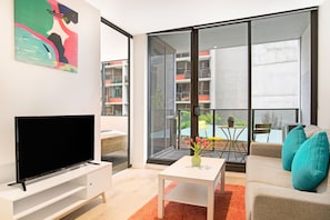 Flat-screen TV - Manhattan Apartment (Melbourne)