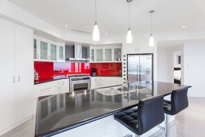 Executive Penthouse, 3 Bedrooms, Ocean View