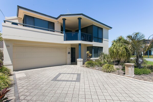 熨斗/熨衣板、免费婴儿床、免费 WiFi、床单