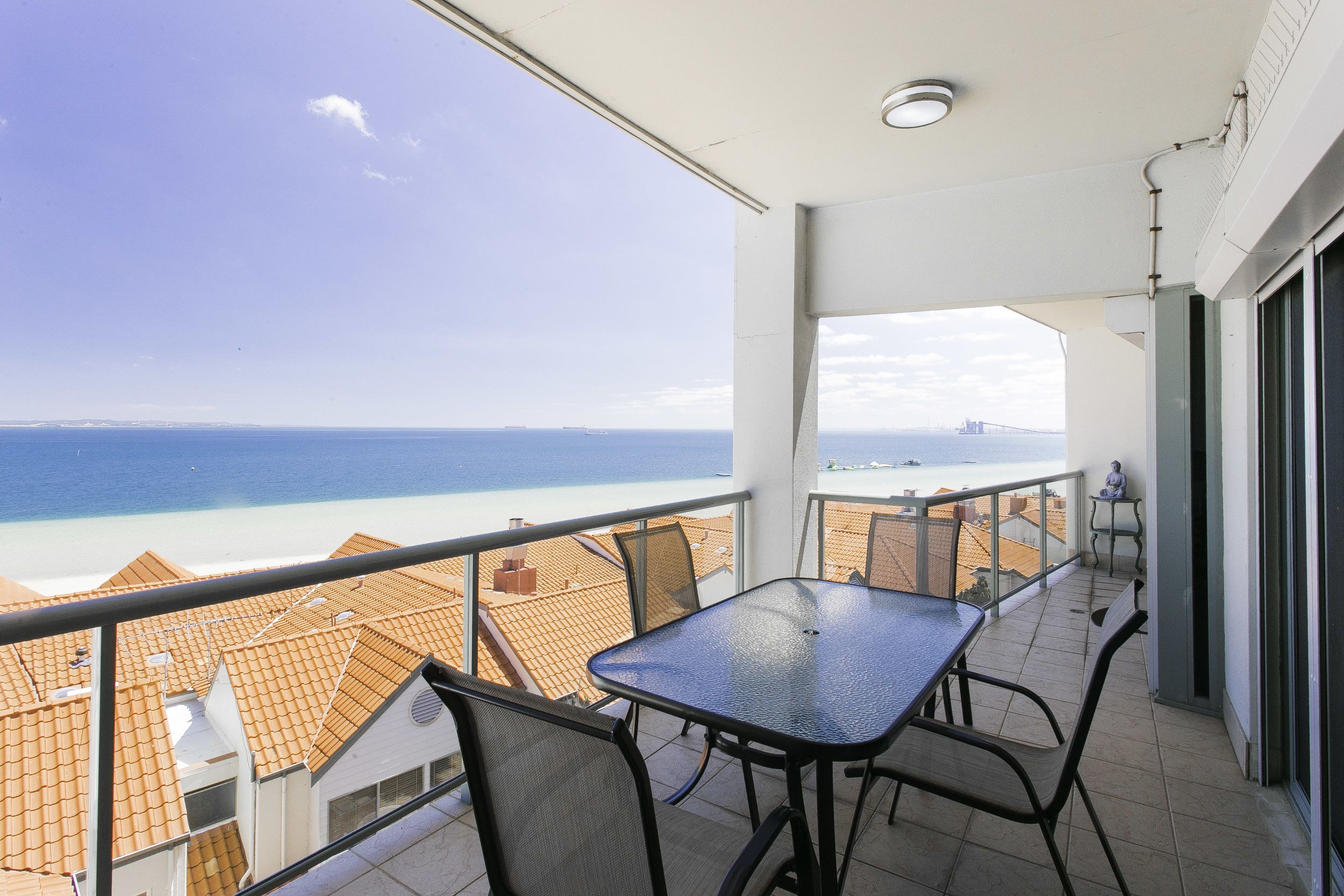 2-Bedroom Ocean View Apartment | Balcony