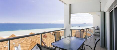 2-Bedroom Ocean View Apartment | Balcony