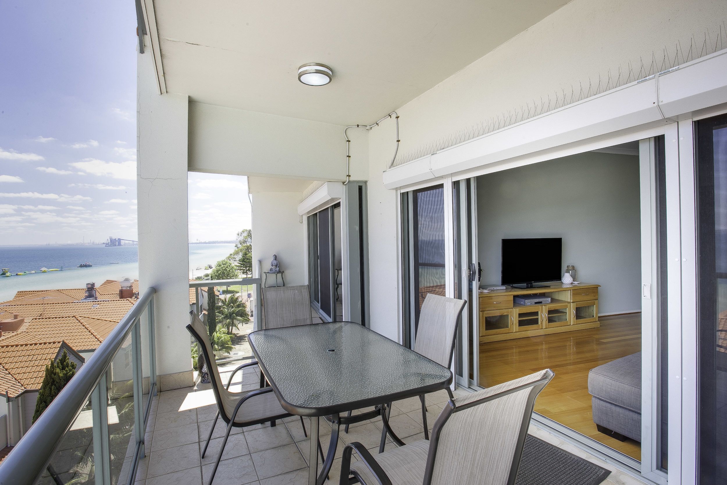 3-Bedroom Ocean View Apartment | Balcony