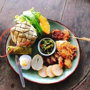 每日供应英式早餐(每人 THB 100)