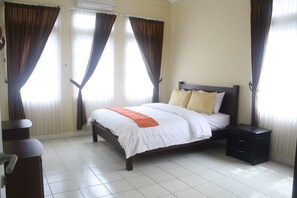 Comfort Villa, 4 Bedrooms, Mountain View | 1 bedroom, desk, free WiFi