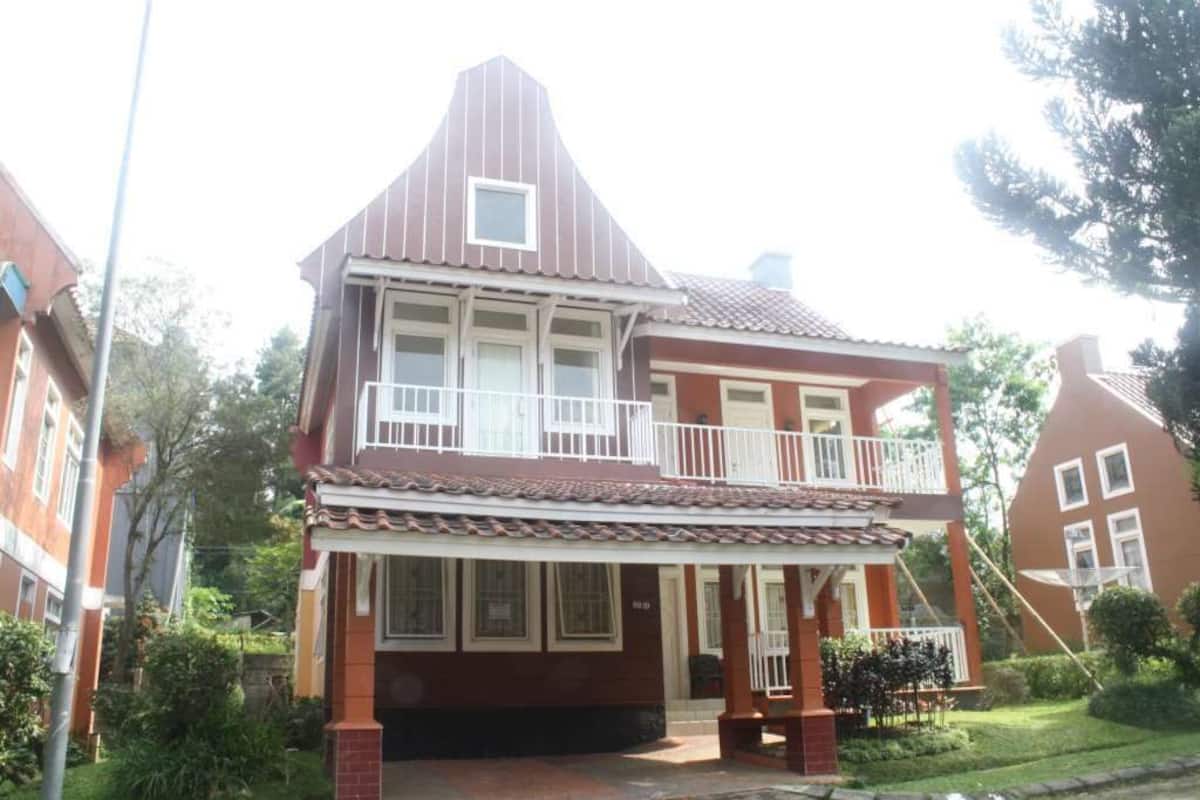 Villa familiar, 4 habitaciones, vista a la montaña | Exterior