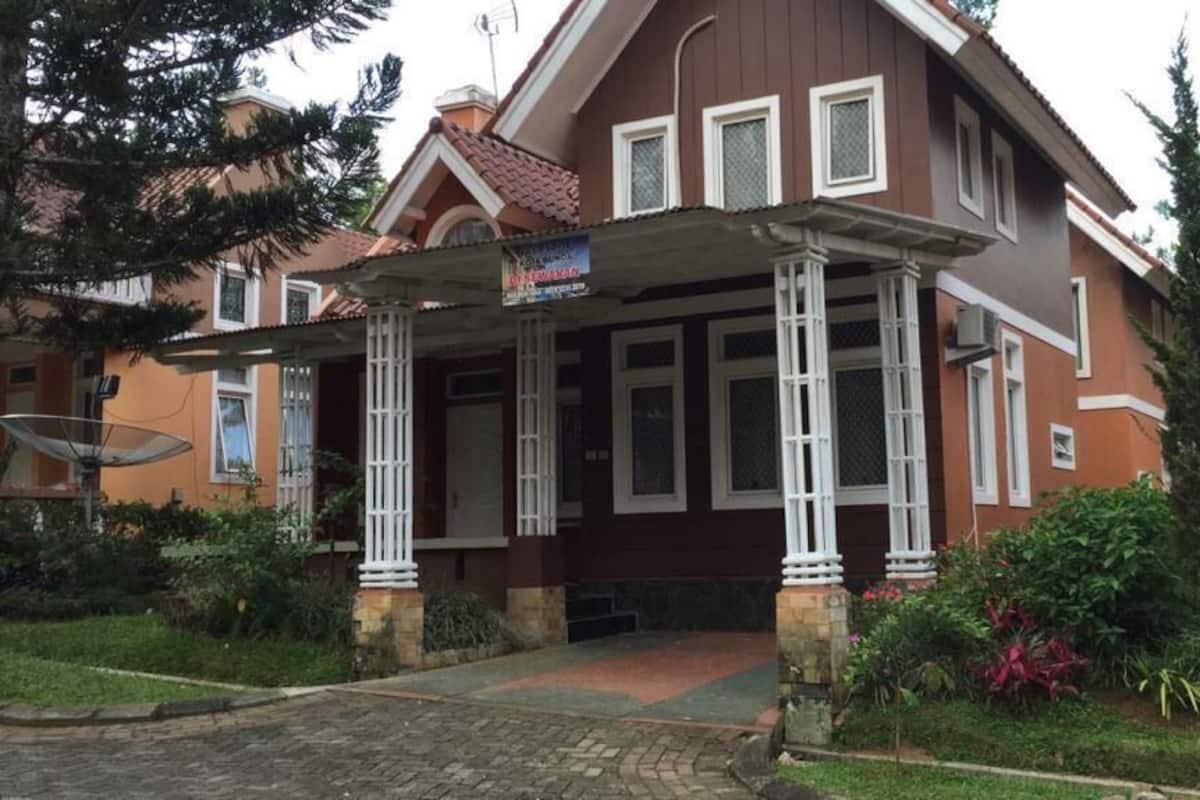 Villa Confort, 2 habitaciones, vista al parque | 1 habitación, escritorio y wifi gratis
