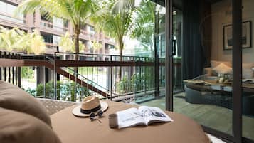 1 Bedroom Suite | ๋ฐ์ฝ๋